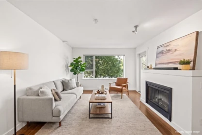 216 4728 Dawson Street, Burnaby, BC, Burnaby — Apartment/Condo for sale