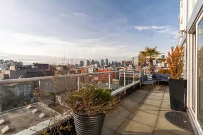 Aerial View of 1002 289 Alexander Street, Vancouver, BC