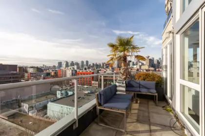 Hot Tub / Spa Photo of 1002 289 Alexander Street, Vancouver, BC