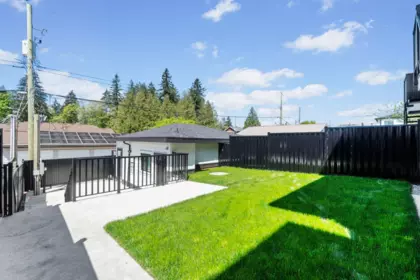Hallway Photo of 8073 18th Avenue, Burnaby, BC