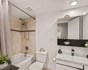 Primary Bedroom Photo of 608 555 W 28th Street, North Vancouver, BC