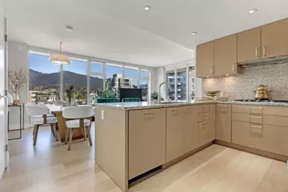 1401 150 W 15th Street, North Vancouver, BC, North Vancouver — Apartment/Condo for sale