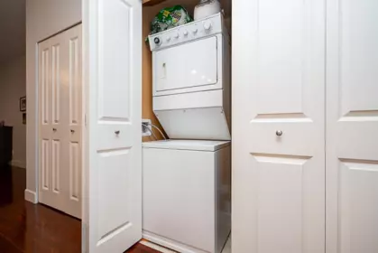 Hallway Photo of 7 221 Ash Street, New Westminster, BC
