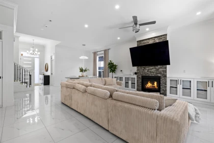 Entry Foyer Photo of 18080 67 Avenue, Surrey, BC