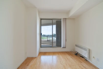703 4830 Bennet Street, Burnaby, BC, Burnaby — Apartment/Condo for sale