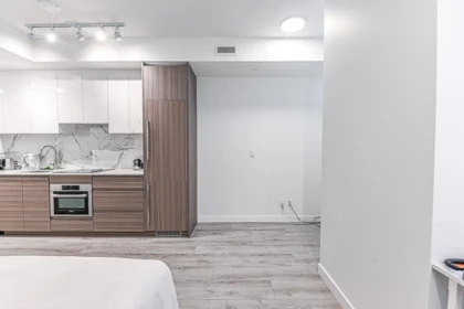 1714 10626 City Parkway, Surrey, BC, Surrey — Apartment/Condo for sale