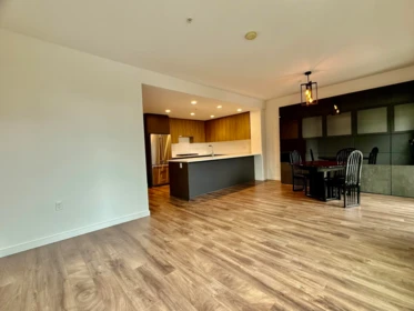 312 621 Regan Avenue, Coquitlam, BC, Coquitlam — Apartment/Condo for sale