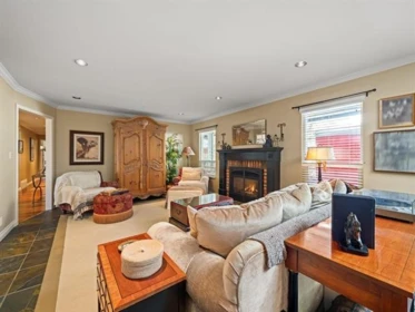 Breakfast Nook Photo of 13383 14a Avenue, Surrey, BC