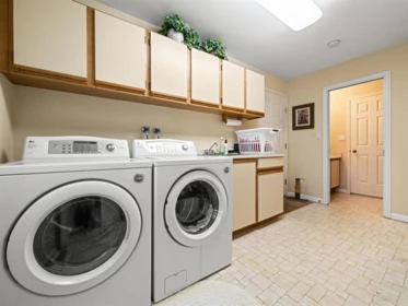 Powder Room Photo of 13383 14a Avenue, Surrey, BC