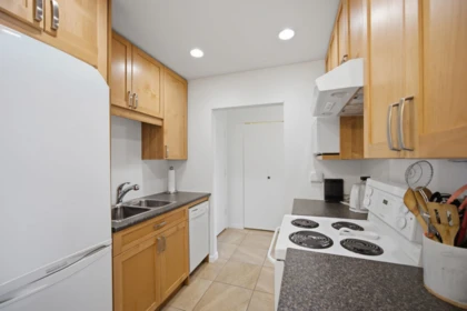 307 2710 Lonsdale Avenue, North Vancouver, BC, North Vancouver — Apartment/Condo for sale