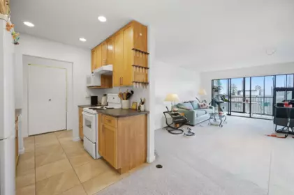 Kitchen Island Photo of 307 2710 Lonsdale Avenue, North Vancouver, BC