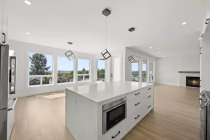 Kitchen Island Photo of 34030 Parr Avenue, Mission, BC