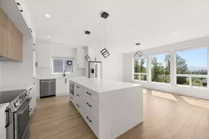 Kitchen Photo of 34030 Parr Avenue, Mission, BC