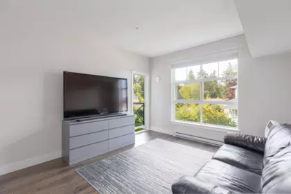 Breakfast Nook Photo of 303 14605 Mcdougall Drive, Surrey, BC
