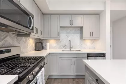 303 14605 Mcdougall Drive, Surrey, BC, Surrey — Apartment/Condo for sale