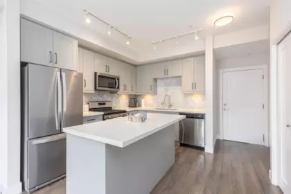 303 14605 Mcdougall Drive, Surrey, BC, Surrey — Apartment/Condo for sale