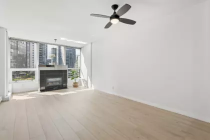 Dining Area Photo of 903 1328 W Pender Street, Vancouver, BC