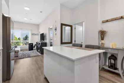 Guest Bathroom Photo of 403 9450 Robson Street, Chilliwack, BC