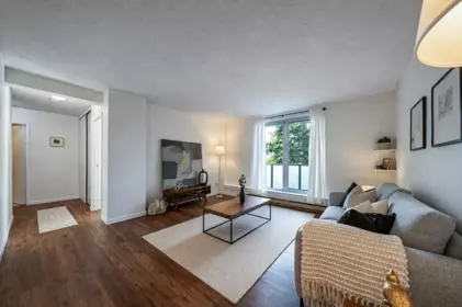 Walk-In Closet Photo of 905 9541 Erickson Drive, Burnaby, BC