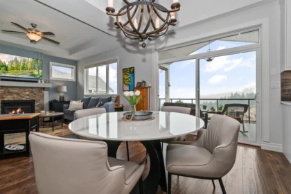 Breakfast Nook Photo of 2 47045 Sylvan Drive, Chilliwack, BC