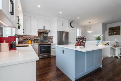 Kitchen Island Photo of 2 47045 Sylvan Drive, Chilliwack, BC
