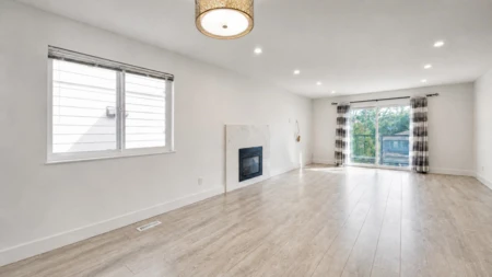 Breakfast Nook Photo of 23 N Fell Avenue, Burnaby, BC