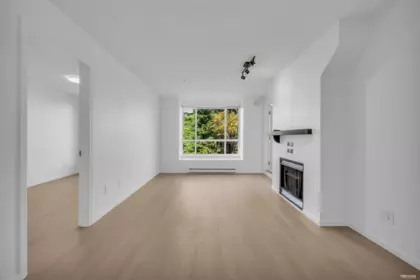 Breakfast Nook Photo of 306 6833 Village Green, Burnaby, BC