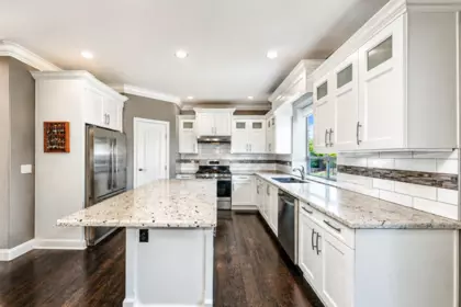 Kitchen Island Photo of 10 Cedarwood Court, Port Moody, BC