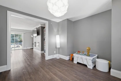 Kitchen Island Photo of 23423 Sandpiper Avenue, Maple Ridge, BC