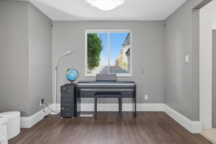 Kitchen Photo of 23423 Sandpiper Avenue, Maple Ridge, BC