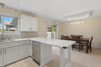 Primary Bedroom Photo of 23423 Sandpiper Avenue, Maple Ridge, BC