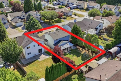 Swimming Pool Photo of 23423 Sandpiper Avenue, Maple Ridge, BC