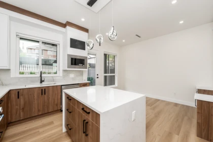 Dining Area Photo of 101 1149 Dansey Avenue, Coquitlam, BC