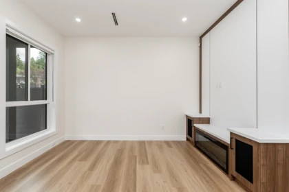 Primary Bedroom Photo of 101 1149 Dansey Avenue, Coquitlam, BC