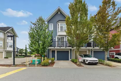 Family Room Photo of 28 20852 77a Avenue, Langley, BC