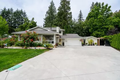 Living Room Photo of 4965 198b Avenue, Langley, BC
