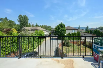 Entry Foyer Photo of 11382 240 Street, Maple Ridge, BC