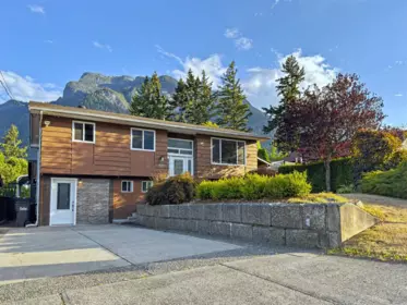 650 Park Street, Hope, BC, Hope — Single Family Residence for sale