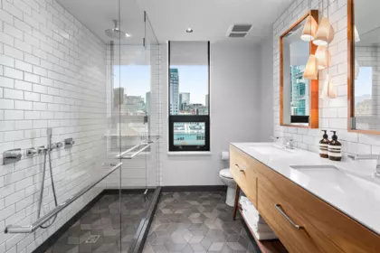 Hot Tub / Spa Photo of PH701 531 Beatty Street, Vancouver, BC