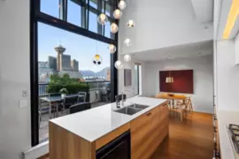 PH701 531 Beatty Street, Vancouver, BC