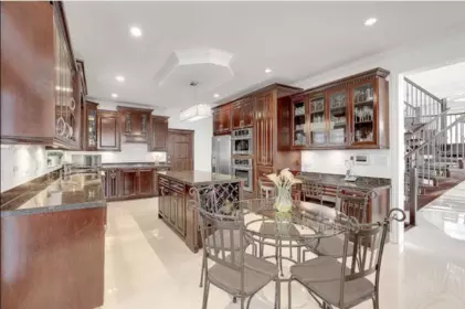 Kitchen Island Photo of 14871 76 Avenue, Surrey, BC