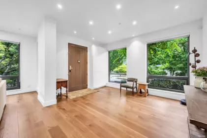 Family Room Photo of 1112 W 38th Avenue, Vancouver, BC