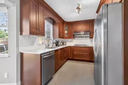 Walk-In Closet Photo of 15733 98a Avenue, Surrey, BC