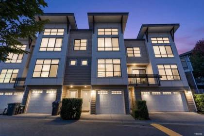 11 9989 E Barnston Drive, Surrey, BC, Surrey — Townhouse for sale