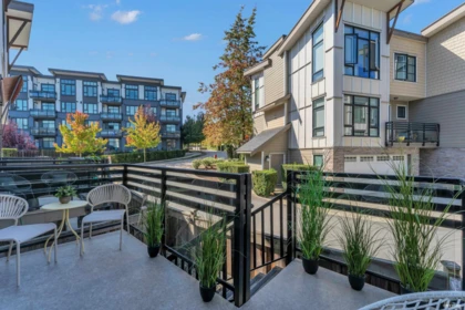 Office / Den Photo of 11 9989 E Barnston Drive, Surrey, BC
