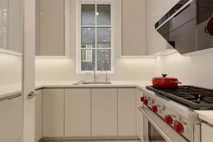 Guest Bathroom Photo of 3887 W 15th Avenue, Vancouver, BC