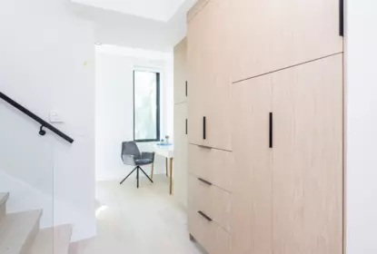 Entry Foyer Photo of 2 1152 Comox Street, Vancouver, BC