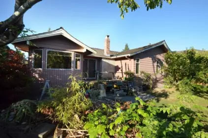 Laundry Room Photo of 7480 Schaefer Avenue, Richmond, BC