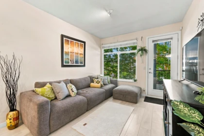 206 10499 University Drive, Surrey, BC, Surrey — Apartment/Condo for sale