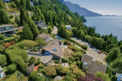 Garden / Landscaping Photo of 90 Tidewater Way, Lions Bay, BC